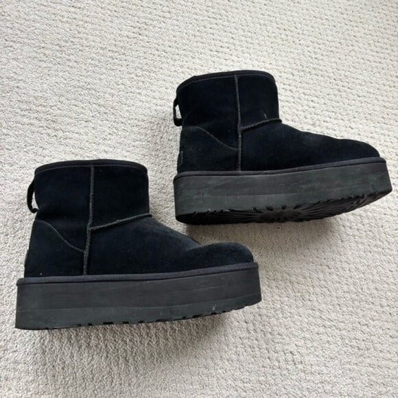 Ugg classic mini platform black suede boots - Picture 3 of 7